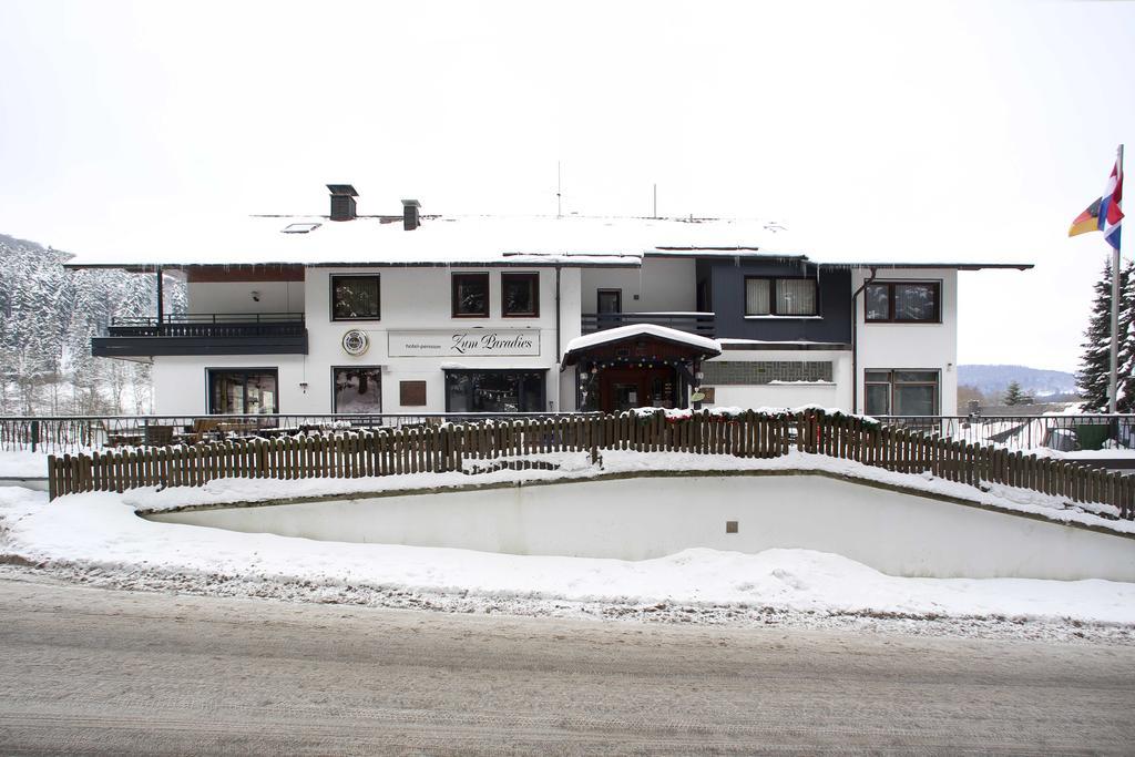 Hotel-Pension Zum Paradies Вилинген Екстериор снимка