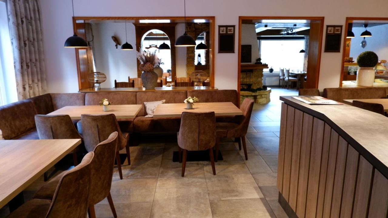 Hotel-Pension Zum Paradies Вилинген Екстериор снимка