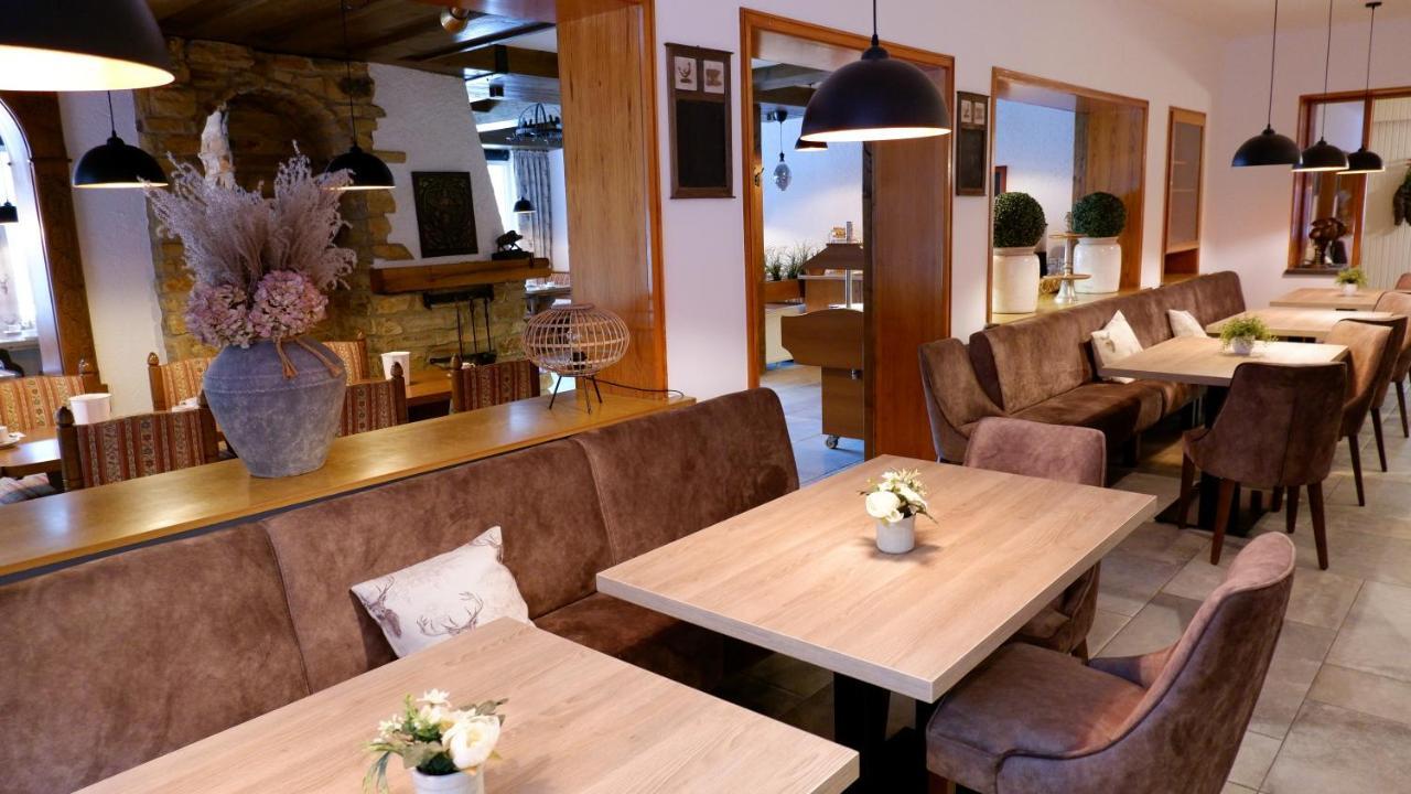 Hotel-Pension Zum Paradies Вилинген Екстериор снимка
