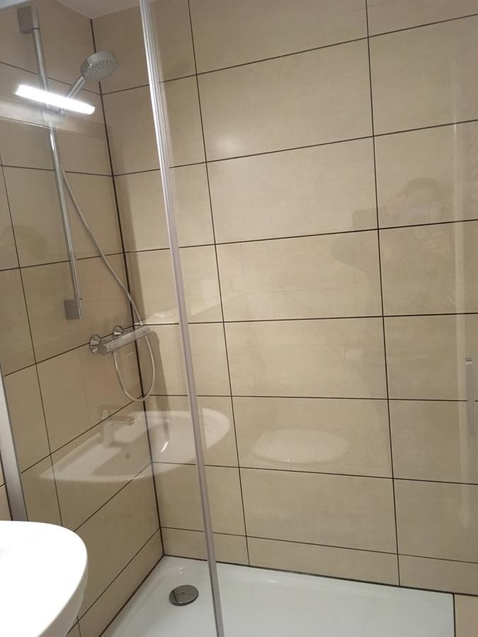 Hotel-Pension Zum Paradies Вилинген Екстериор снимка